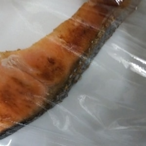 フライパンで焼き塩鮭